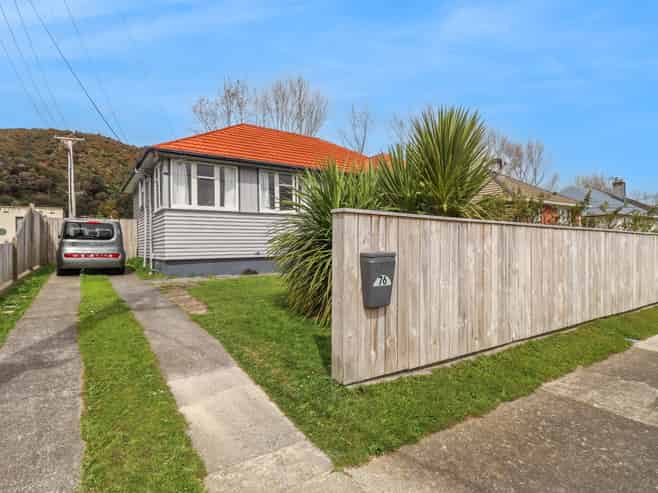 76 Strand Crescent, Naenae