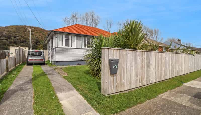 76 Strand Crescent, Naenae