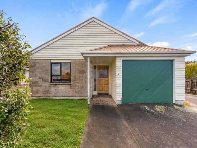 4 Oxford Street, Masterton