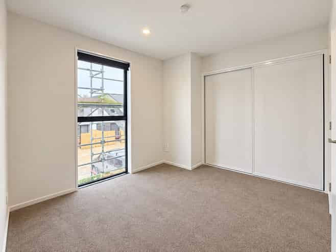 3/4 Emmett Street , Shirley