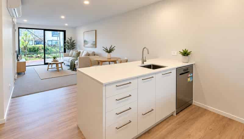 3/4 Emmett Street , Shirley