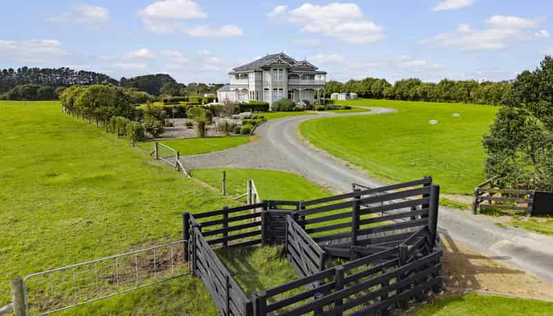 111 Wharf Road, Clarks Beach