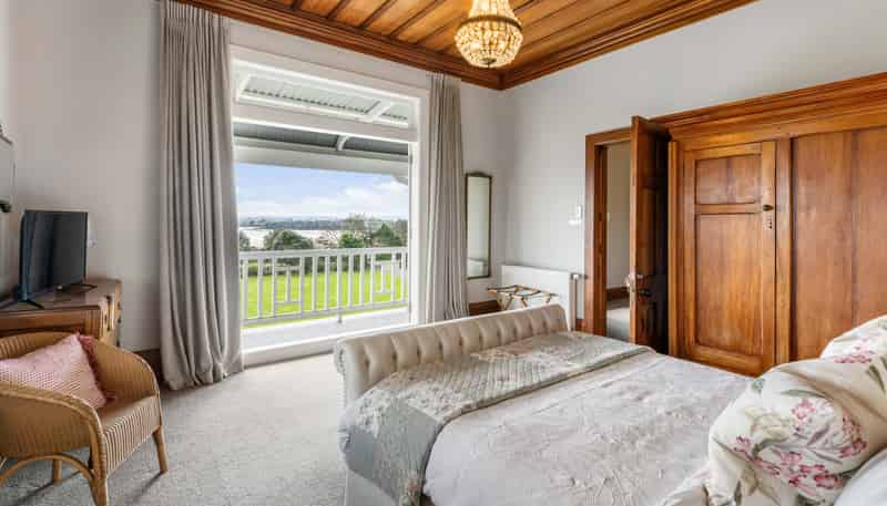 111 Wharf Road, Clarks Beach