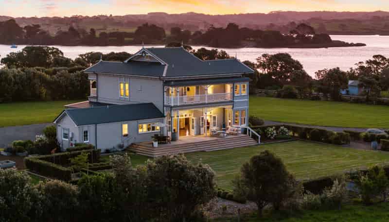 111 Wharf Road, Clarks Beach