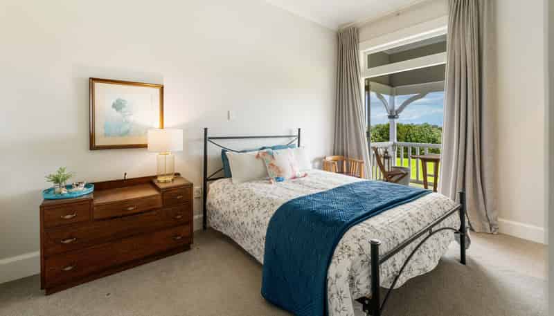 111 Wharf Road, Clarks Beach