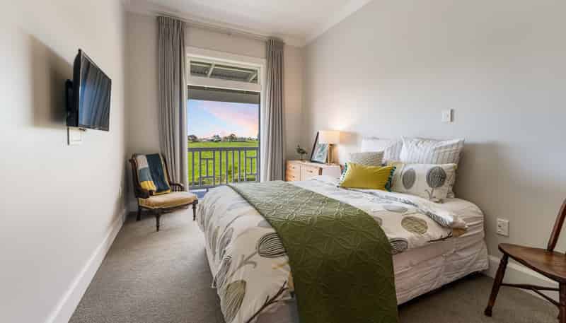 111 Wharf Road, Clarks Beach