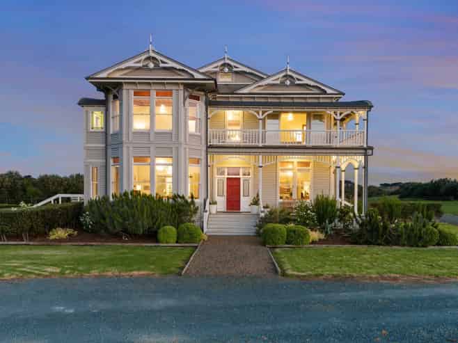 111 Wharf Road, Clarks Beach