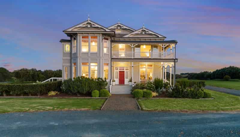 111 Wharf Road, Clarks Beach