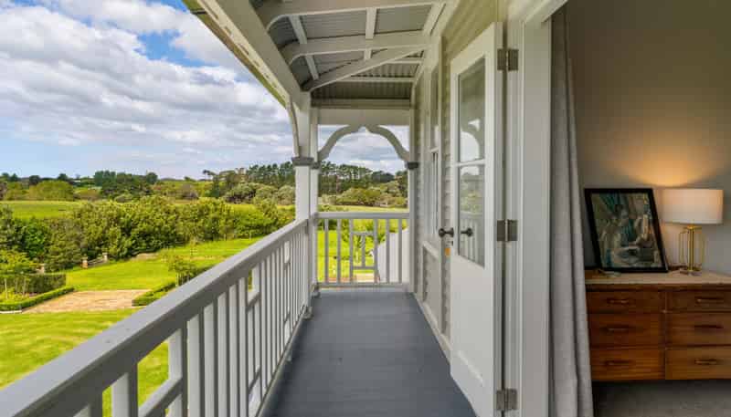 111 Wharf Road, Clarks Beach