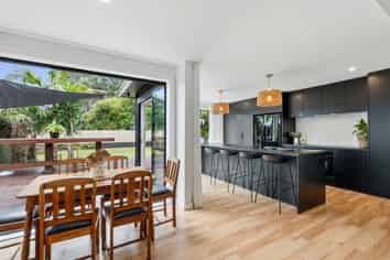 145 Seaview Road, Westown
