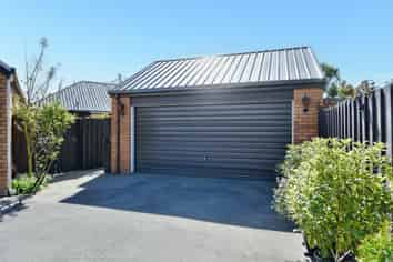 2/33 Studholme Street, Somerfield