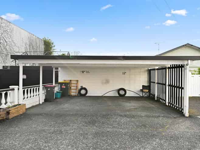 12C Little London Lane, Hamilton Central