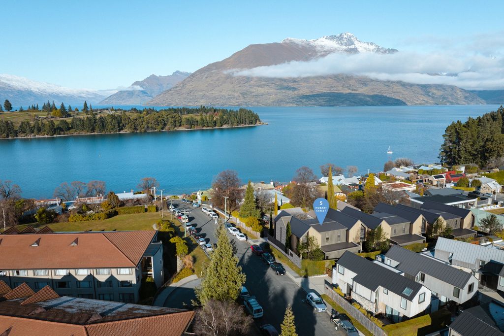 Contemporary luxury in the heart of Queenstown 4