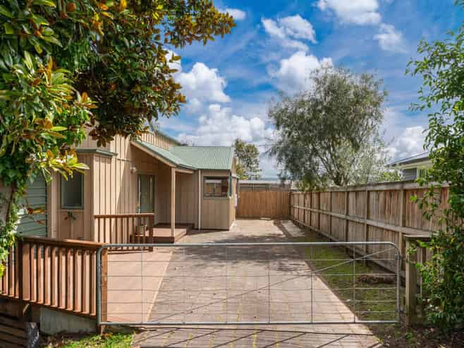 16b Arrowsmith Avenue, Waipahihi