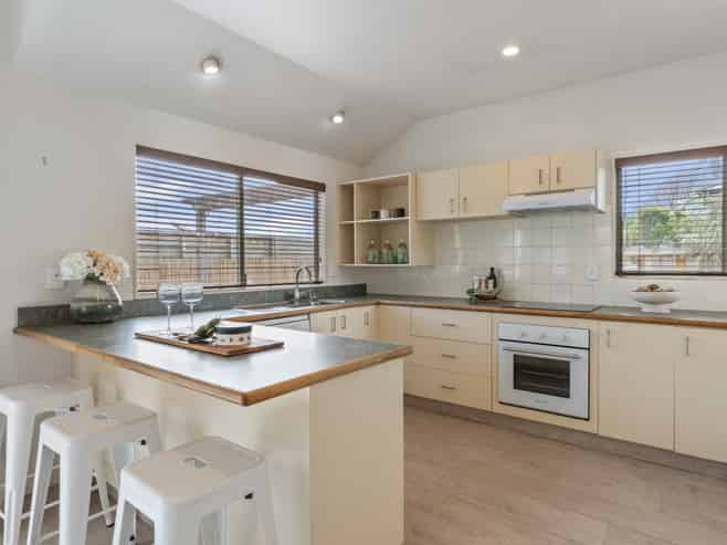 16b Arrowsmith Avenue, Waipahihi
