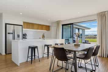 32 Summers Road, DARFIELD