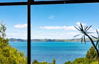 11 Clinton Road, Tawharanui Peninsula