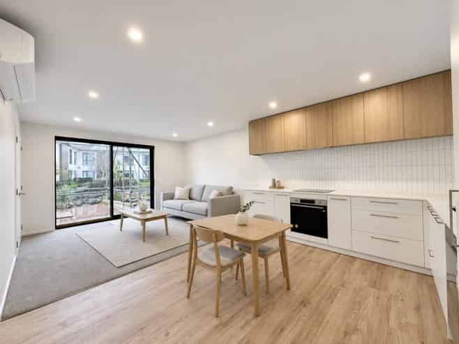 2/4 Emmett Street, Shirley