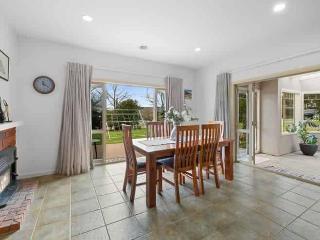 26 Shelter Grove, Frankleigh Park