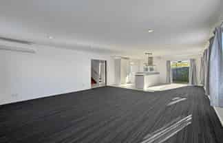 2/50 Blanes Road, Weymouth