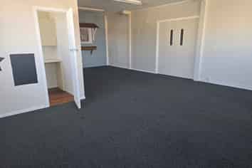 Tidy 79sqm office in central Pukekohe