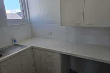 Tidy 79sqm office in central Pukekohe