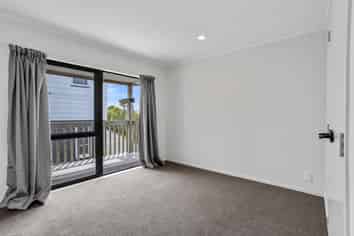 1/17 Keegan Drive, Massey