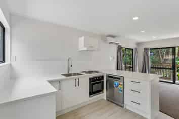 1/17 Keegan Drive, Massey
