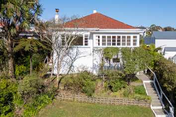 19 Agra Crescent, Khandallah