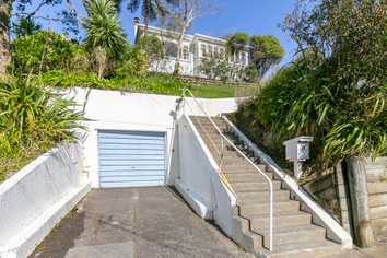 19 Agra Crescent, Khandallah