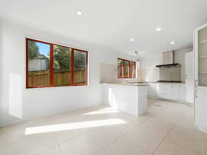 2/72 Heathcote Road, Castor Bay