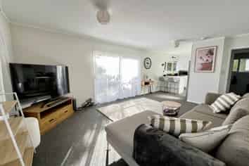 1/5 Ciprian Place, Henderson