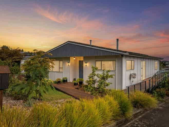 48 Marlborough Crescent, Richmond