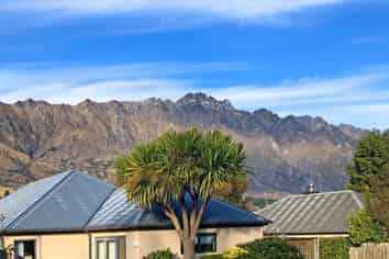 b/58 Elm Tree Avenue, Frankton