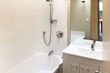 b/58 Elm Tree Avenue, Frankton