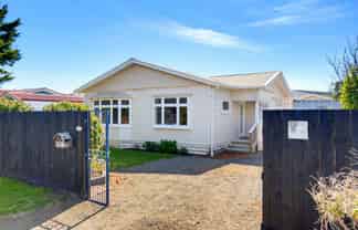 6 Adrian Grove, Waikanae Beach