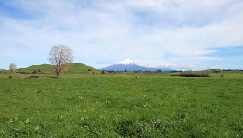 0n Hungers Road, Pukengahu