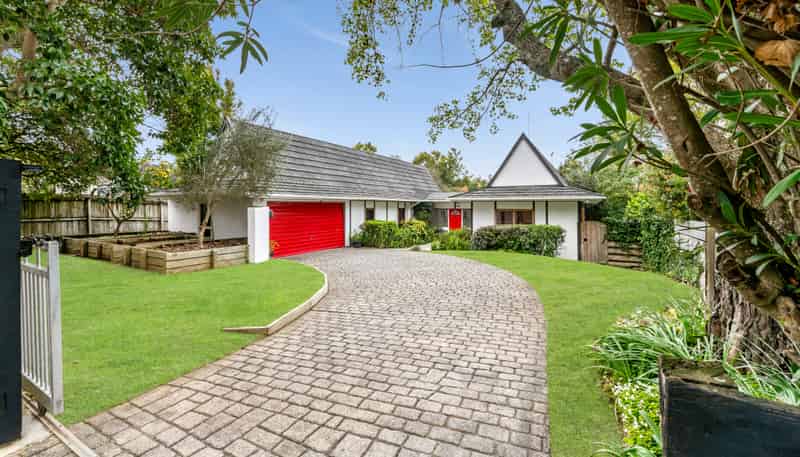 28 Mirrabooka Avenue, Botany Downs