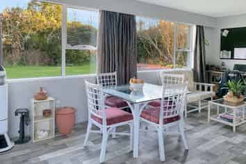 1133 Queen Street East, Levin