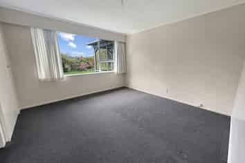 1133 Queen Street East, Levin