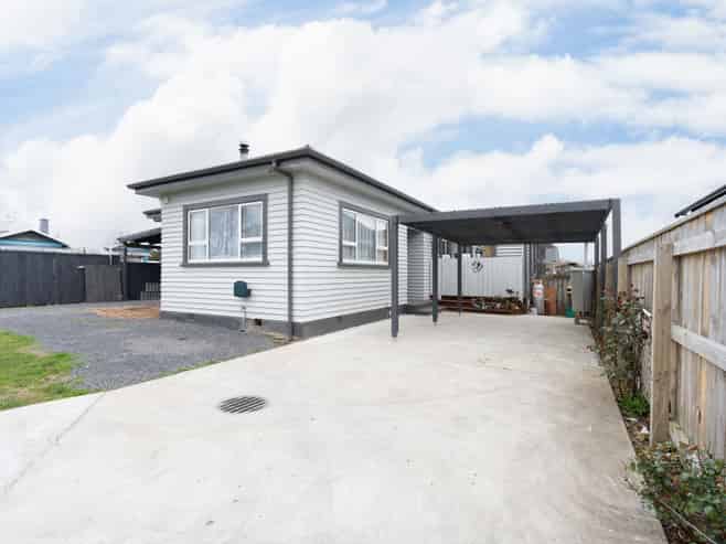 31 Queenwood Road, Levin