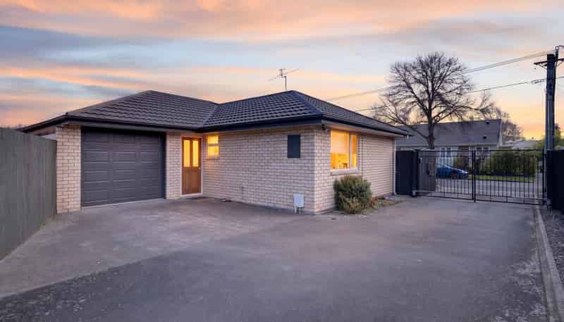 16A Achilles Street, Burwood