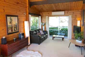 8 Hurst Seager Lane, Clifton