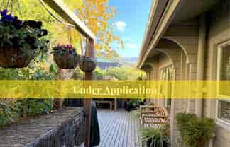 8 Hurst Seager Lane, Clifton