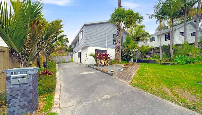 8 Thalia Place, Totara Vale