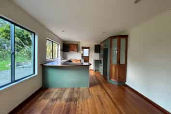180 Pine Valley Road, Dairy Flat