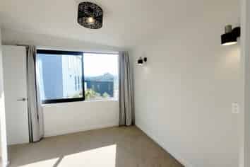 8 Silvereye Way, Johnsonville