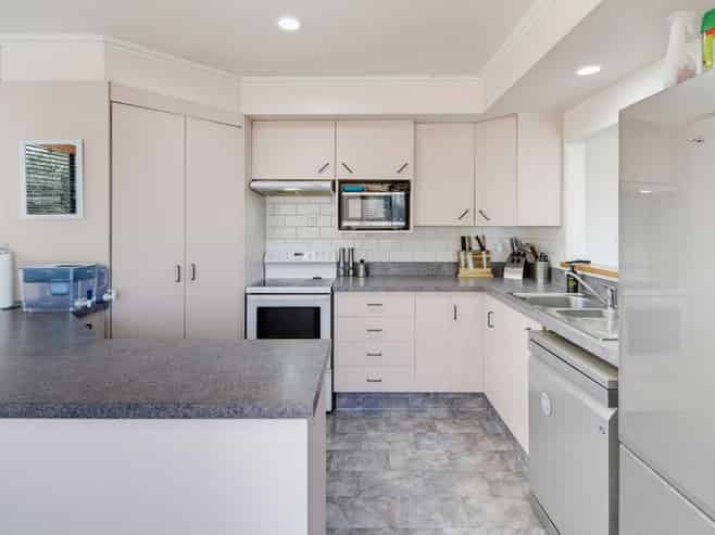 126a Cleghorn Street, Redwoodtown