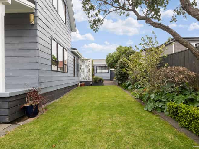2/547 Hillsborough Road, Mount Roskill