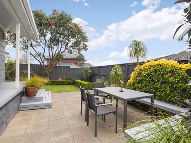 2/547 Hillsborough Road, Mount Roskill